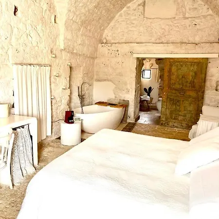 Relais Grottone Bed & Breakfast Ostuni Exterior photo